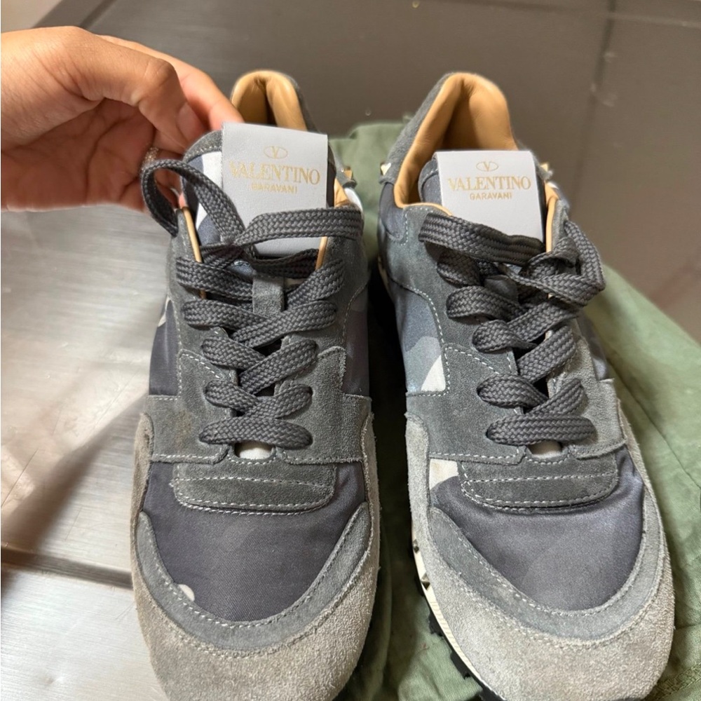 Sneakers